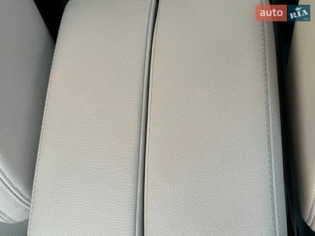 Черный Ленд Ровер Рендж Ровер Велар, объемом двигателя 2 л и пробегом 92 тыс. км за 36500 $, фото 24 на Automoto.ua