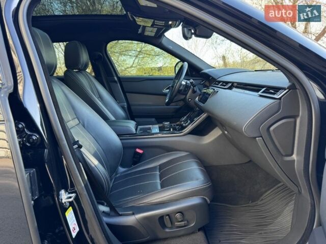 Черный Ленд Ровер Рендж Ровер Велар, объемом двигателя 2 л и пробегом 90 тыс. км за 35500 $, фото 38 на Automoto.ua