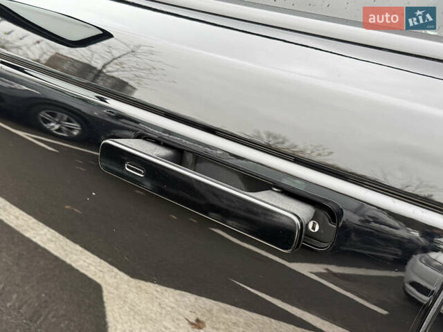 Черный Ленд Ровер Рендж Ровер Велар, объемом двигателя 3 л и пробегом 81 тыс. км за 45800 $, фото 15 на Automoto.ua