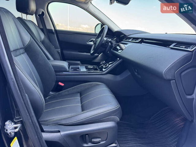 Черный Ленд Ровер Рендж Ровер Велар, объемом двигателя 2 л и пробегом 221 тыс. км за 29500 $, фото 30 на Automoto.ua