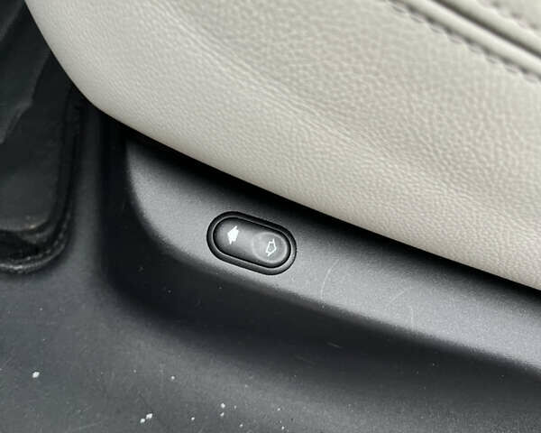 Чорний Ленд Ровер Рендж Ровер Велар, об'ємом двигуна 2 л та пробігом 91 тис. км за 39500 $, фото 9 на Automoto.ua