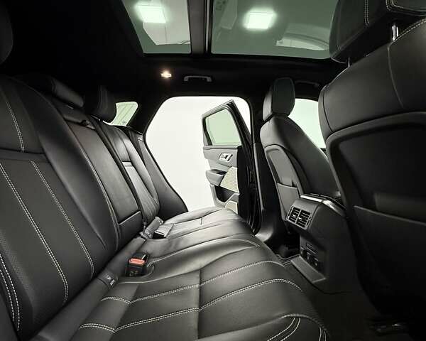 Чорний Ленд Ровер Рендж Ровер Велар, об'ємом двигуна 2 л та пробігом 93 тис. км за 39700 $, фото 33 на Automoto.ua