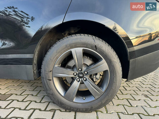 Черный Ленд Ровер Рендж Ровер Велар, объемом двигателя 2 л и пробегом 221 тыс. км за 29500 $, фото 13 на Automoto.ua