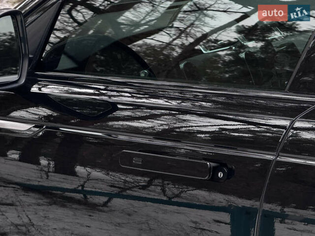 Черный Ленд Ровер Рендж Ровер Велар, объемом двигателя 2 л и пробегом 90 тыс. км за 36900 $, фото 11 на Automoto.ua