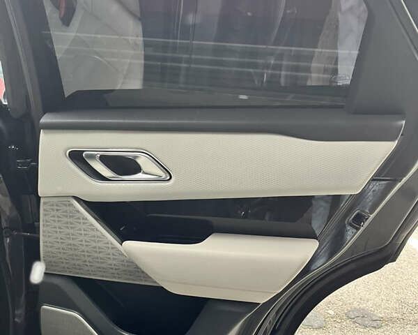 Чорний Ленд Ровер Рендж Ровер Велар, об'ємом двигуна 2 л та пробігом 91 тис. км за 39500 $, фото 11 на Automoto.ua