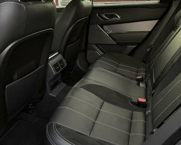 Черный Ленд Ровер Рендж Ровер Велар, объемом двигателя 3 л и пробегом 70 тыс. км за 45000 $, фото 19 на Automoto.ua