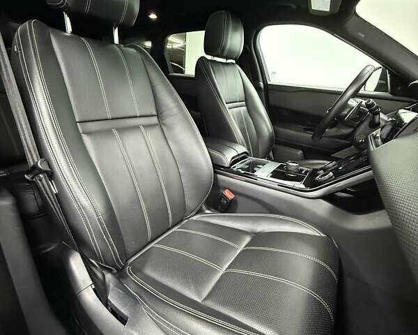 Чорний Ленд Ровер Рендж Ровер Велар, об'ємом двигуна 2 л та пробігом 93 тис. км за 39700 $, фото 22 на Automoto.ua