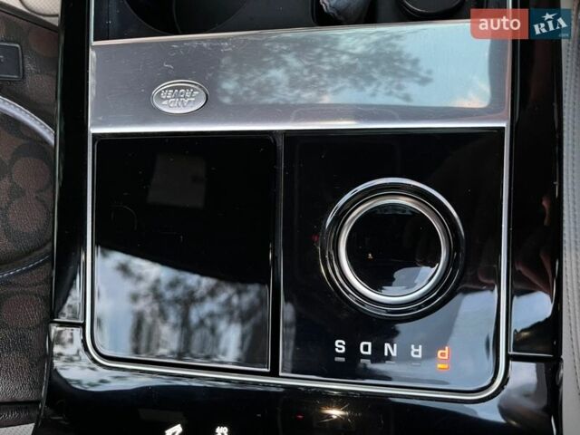 Черный Ленд Ровер Рендж Ровер Велар, объемом двигателя 2 л и пробегом 92 тыс. км за 36500 $, фото 26 на Automoto.ua