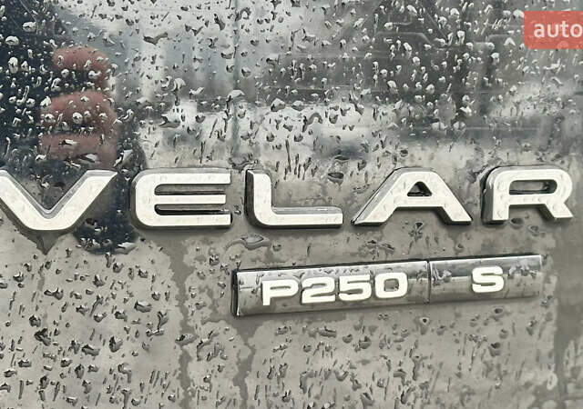 Черный Ленд Ровер Рендж Ровер Велар, объемом двигателя 2 л и пробегом 112 тыс. км за 34999 $, фото 13 на Automoto.ua