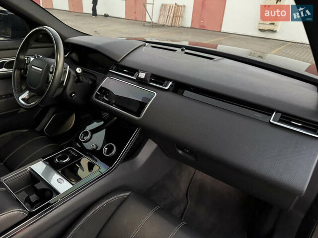 Черный Ленд Ровер Рендж Ровер Велар, объемом двигателя 3 л и пробегом 70 тыс. км за 45000 $, фото 26 на Automoto.ua