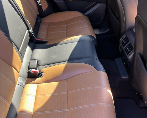 Чорний Ленд Ровер Рендж Ровер Велар, об'ємом двигуна 2 л та пробігом 62 тис. км за 39800 $, фото 17 на Automoto.ua