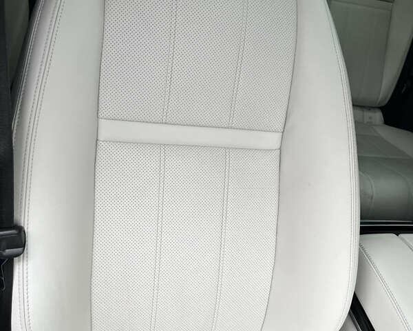 Чорний Ленд Ровер Рендж Ровер Велар, об'ємом двигуна 2 л та пробігом 91 тис. км за 39500 $, фото 30 на Automoto.ua