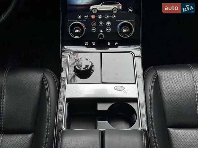 Черный Ленд Ровер Рендж Ровер Велар, объемом двигателя 2 л и пробегом 90 тыс. км за 36900 $, фото 31 на Automoto.ua