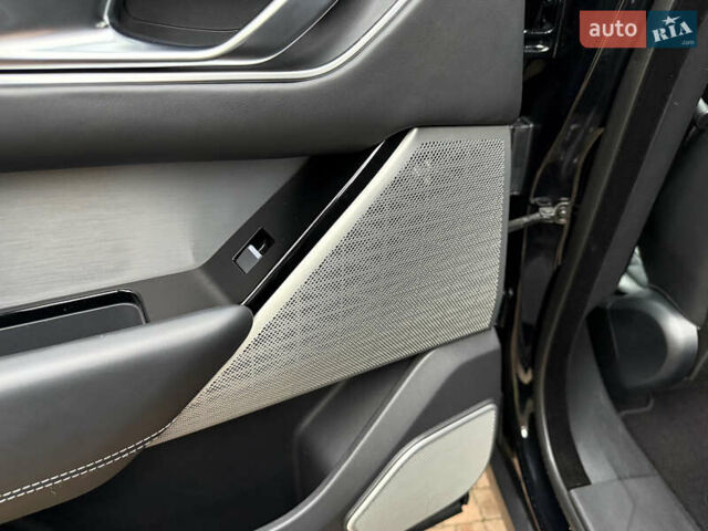 Черный Ленд Ровер Рендж Ровер Велар, объемом двигателя 2.99 л и пробегом 129 тыс. км за 44900 $, фото 98 на Automoto.ua