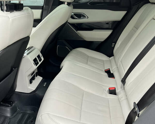 Чорний Ленд Ровер Рендж Ровер Велар, об'ємом двигуна 2 л та пробігом 91 тис. км за 39500 $, фото 10 на Automoto.ua