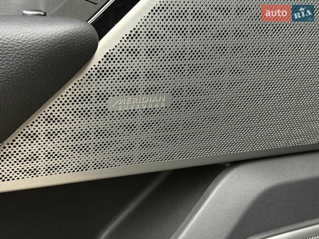 Черный Ленд Ровер Рендж Ровер Велар, объемом двигателя 3 л и пробегом 81 тыс. км за 45800 $, фото 18 на Automoto.ua