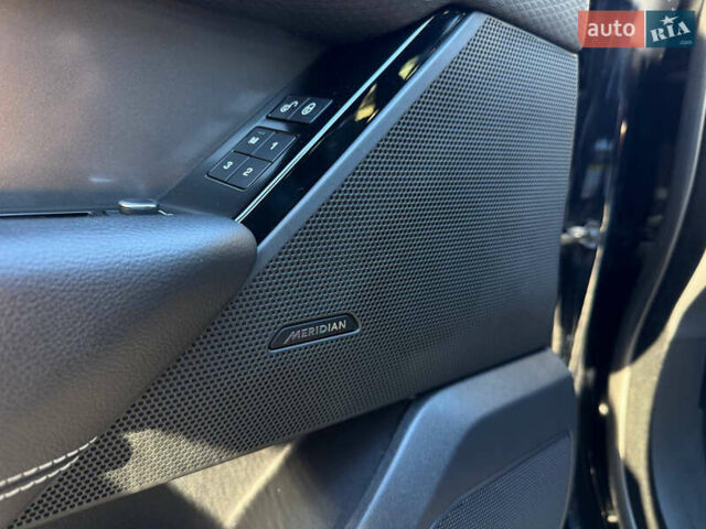 Черный Ленд Ровер Рендж Ровер Велар, объемом двигателя 2 л и пробегом 89 тыс. км за 38900 $, фото 16 на Automoto.ua