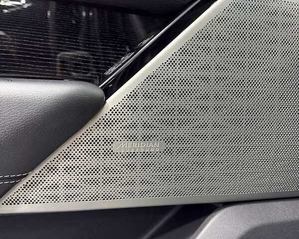 Чорний Ленд Ровер Рендж Ровер Велар, об'ємом двигуна 2 л та пробігом 93 тис. км за 39700 $, фото 30 на Automoto.ua