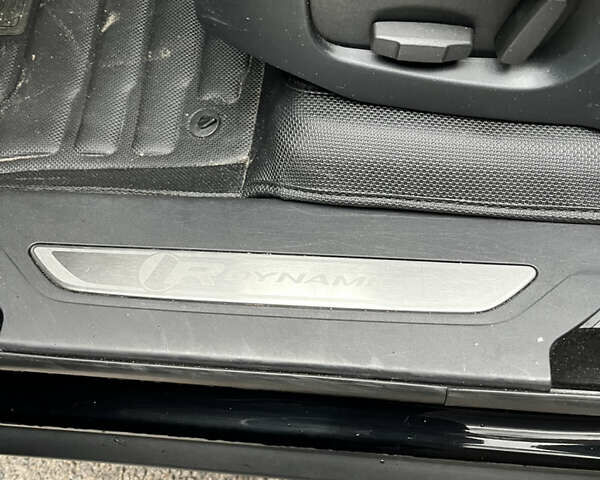 Чорний Ленд Ровер Рендж Ровер Велар, об'ємом двигуна 2 л та пробігом 91 тис. км за 39500 $, фото 12 на Automoto.ua