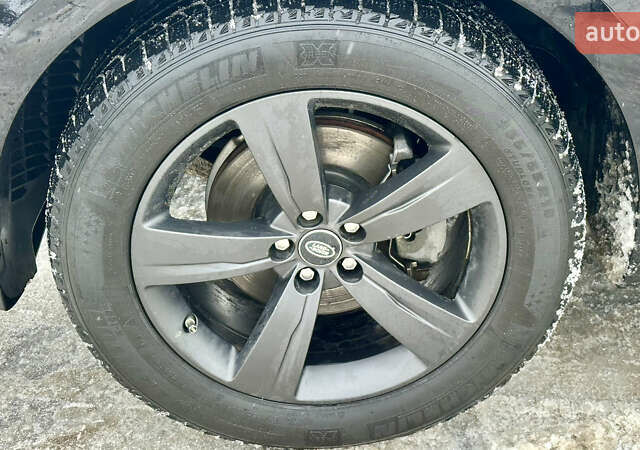 Черный Ленд Ровер Рендж Ровер Велар, объемом двигателя 2 л и пробегом 112 тыс. км за 34999 $, фото 21 на Automoto.ua