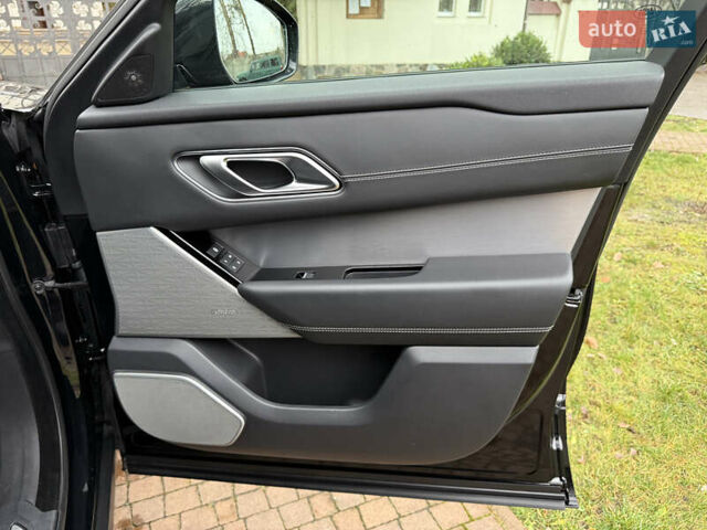 Черный Ленд Ровер Рендж Ровер Велар, объемом двигателя 2.99 л и пробегом 129 тыс. км за 44900 $, фото 115 на Automoto.ua