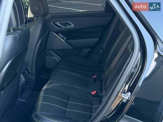 Черный Ленд Ровер Рендж Ровер Велар, объемом двигателя 2 л и пробегом 224 тыс. км за 29000 $, фото 17 на Automoto.ua