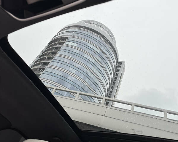 Чорний Ленд Ровер Рендж Ровер Велар, об'ємом двигуна 2 л та пробігом 91 тис. км за 39500 $, фото 19 на Automoto.ua