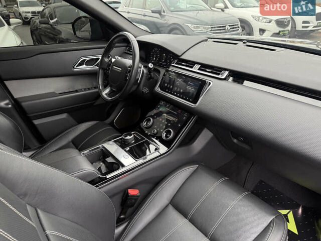 Черный Ленд Ровер Рендж Ровер Велар, объемом двигателя 3 л и пробегом 81 тыс. км за 45800 $, фото 43 на Automoto.ua