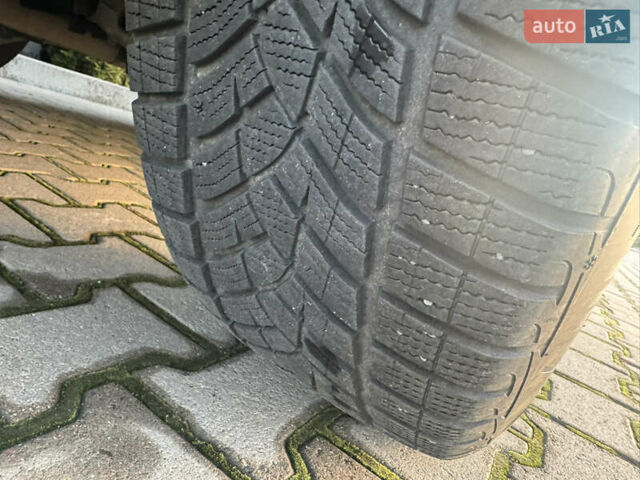 Черный Ленд Ровер Рендж Ровер Велар, объемом двигателя 2 л и пробегом 221 тыс. км за 29500 $, фото 15 на Automoto.ua