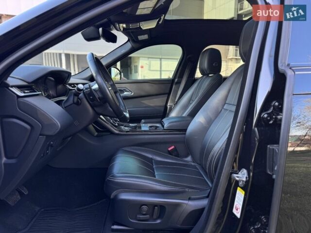 Черный Ленд Ровер Рендж Ровер Велар, объемом двигателя 2 л и пробегом 90 тыс. км за 35500 $, фото 31 на Automoto.ua