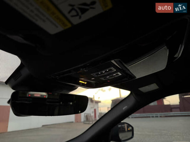 Черный Ленд Ровер Рендж Ровер Велар, объемом двигателя 3 л и пробегом 70 тыс. км за 45000 $, фото 37 на Automoto.ua