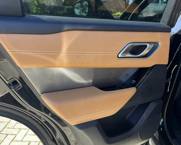 Чорний Ленд Ровер Рендж Ровер Велар, об'ємом двигуна 2 л та пробігом 62 тис. км за 39800 $, фото 20 на Automoto.ua