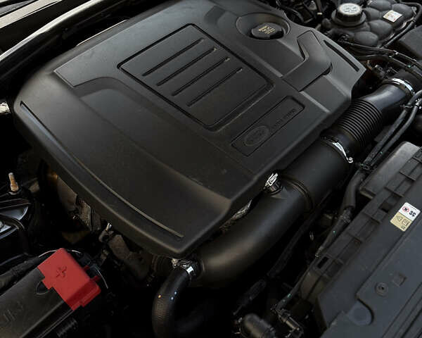 Чорний Ленд Ровер Рендж Ровер Велар, об'ємом двигуна 2 л та пробігом 82 тис. км за 35400 $, фото 20 на Automoto.ua