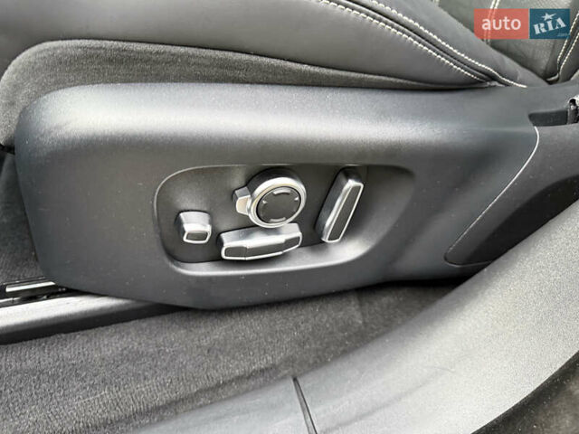 Черный Ленд Ровер Рендж Ровер Велар, объемом двигателя 2.99 л и пробегом 129 тыс. км за 44900 $, фото 9 на Automoto.ua