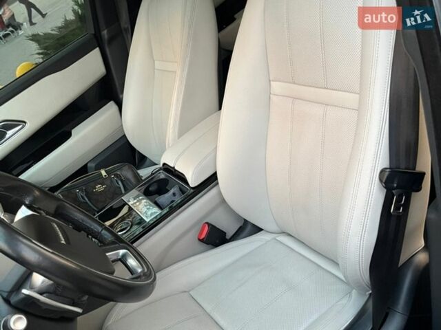 Черный Ленд Ровер Рендж Ровер Велар, объемом двигателя 2 л и пробегом 92 тыс. км за 36500 $, фото 22 на Automoto.ua