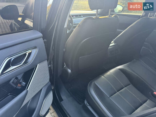 Черный Ленд Ровер Рендж Ровер Велар, объемом двигателя 2 л и пробегом 221 тыс. км за 29500 $, фото 28 на Automoto.ua
