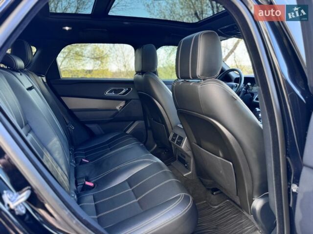 Черный Ленд Ровер Рендж Ровер Велар, объемом двигателя 2 л и пробегом 90 тыс. км за 35500 $, фото 35 на Automoto.ua