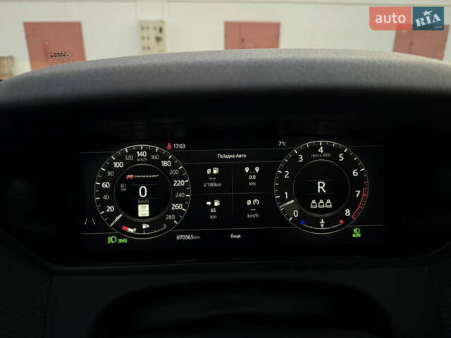 Черный Ленд Ровер Рендж Ровер Велар, объемом двигателя 3 л и пробегом 70 тыс. км за 45000 $, фото 31 на Automoto.ua