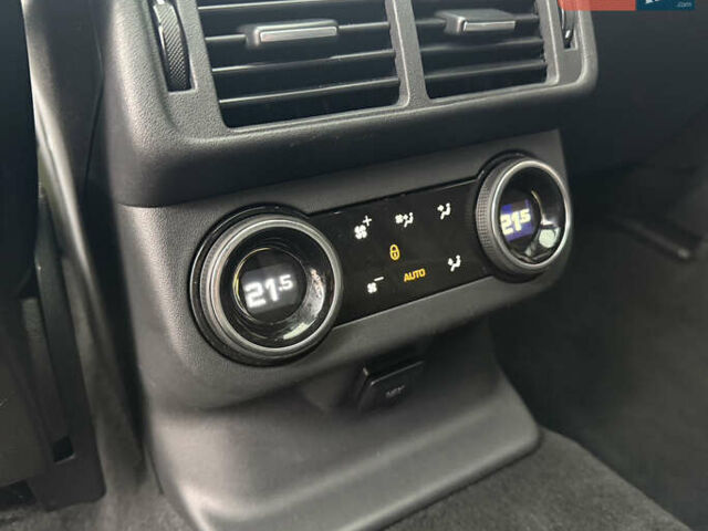 Черный Ленд Ровер Рендж Ровер Велар, объемом двигателя 3 л и пробегом 81 тыс. км за 45800 $, фото 23 на Automoto.ua