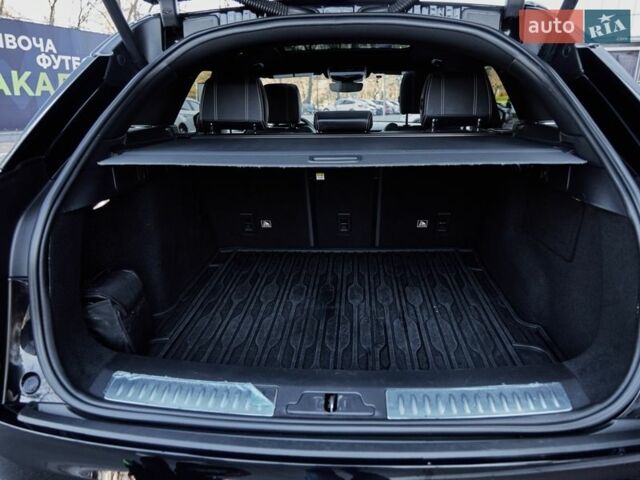 Черный Ленд Ровер Рендж Ровер Велар, объемом двигателя 2 л и пробегом 94 тыс. км за 36700 $, фото 16 на Automoto.ua