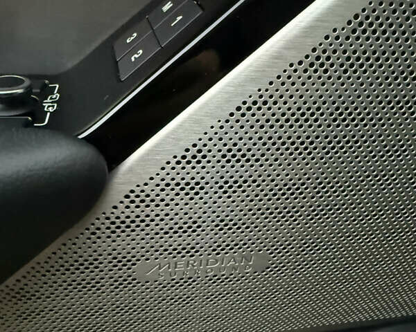 Черный Ленд Ровер Рендж Ровер Велар, объемом двигателя 3 л и пробегом 70 тыс. км за 45000 $, фото 18 на Automoto.ua