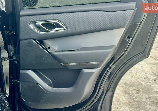 Черный Ленд Ровер Рендж Ровер Велар, объемом двигателя 2 л и пробегом 112 тыс. км за 34999 $, фото 34 на Automoto.ua