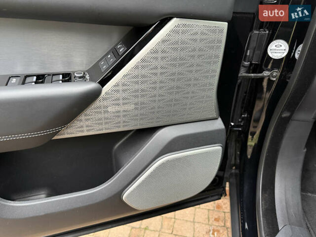 Черный Ленд Ровер Рендж Ровер Велар, объемом двигателя 2.99 л и пробегом 129 тыс. км за 44900 $, фото 68 на Automoto.ua