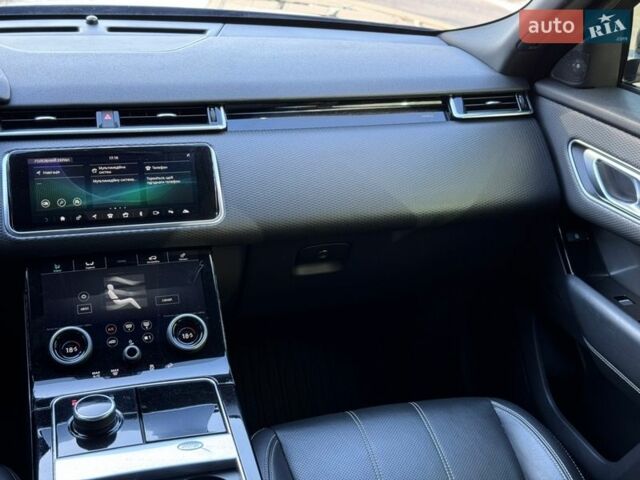 Черный Ленд Ровер Рендж Ровер Велар, объемом двигателя 2 л и пробегом 90 тыс. км за 35500 $, фото 24 на Automoto.ua