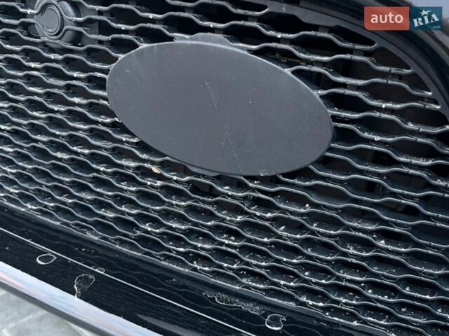 Черный Ленд Ровер Рендж Ровер Велар, объемом двигателя 2 л и пробегом 92 тыс. км за 36500 $, фото 16 на Automoto.ua