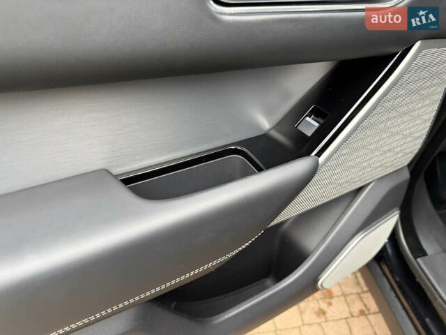 Черный Ленд Ровер Рендж Ровер Велар, объемом двигателя 2.99 л и пробегом 129 тыс. км за 44900 $, фото 97 на Automoto.ua