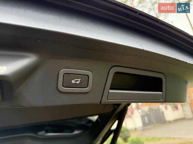 Черный Ленд Ровер Рендж Ровер Велар, объемом двигателя 2.99 л и пробегом 129 тыс. км за 44900 $, фото 129 на Automoto.ua