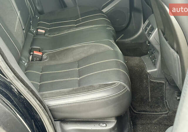 Черный Ленд Ровер Рендж Ровер Велар, объемом двигателя 2 л и пробегом 112 тыс. км за 34999 $, фото 36 на Automoto.ua