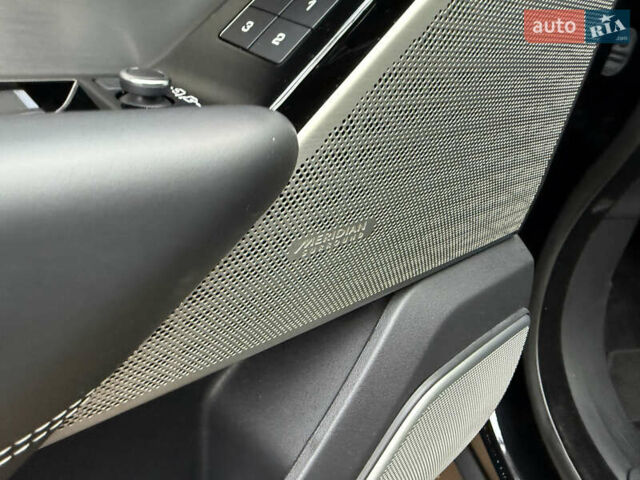 Черный Ленд Ровер Рендж Ровер Велар, объемом двигателя 2.99 л и пробегом 129 тыс. км за 44900 $, фото 67 на Automoto.ua