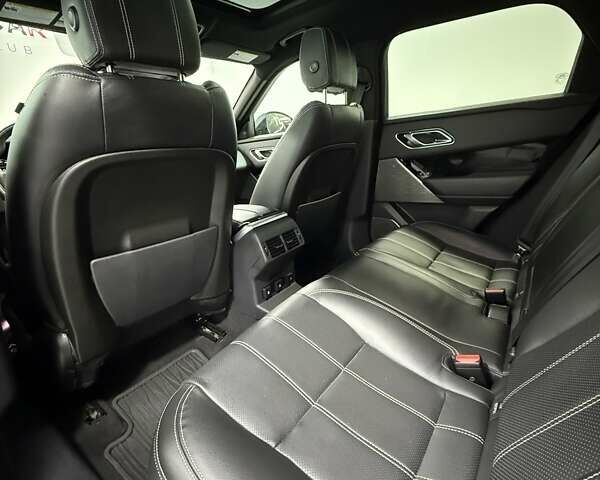 Чорний Ленд Ровер Рендж Ровер Велар, об'ємом двигуна 2 л та пробігом 93 тис. км за 39700 $, фото 32 на Automoto.ua